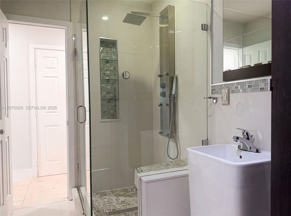 For Sale: $680,000 (3 beds, 2 baths, 1092 Square Feet)