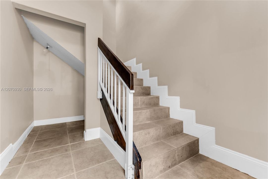 For Rent: $2,600 (2 beds, 2 baths, 1100 Square Feet)