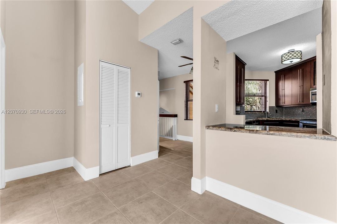For Rent: $2,600 (2 beds, 2 baths, 1100 Square Feet)