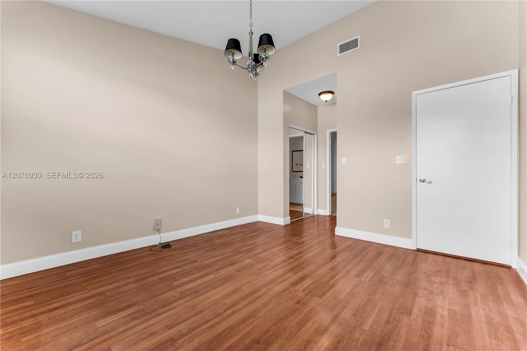 For Rent: $2,600 (2 beds, 2 baths, 1100 Square Feet)