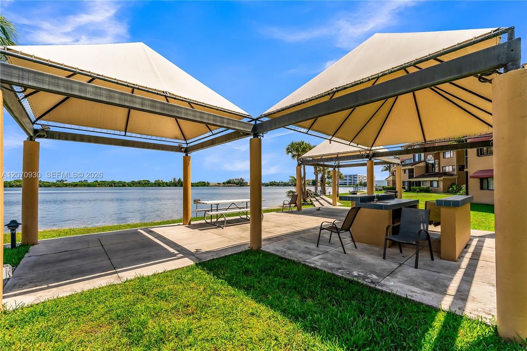 For Rent: $2,600 (2 beds, 2 baths, 1100 Square Feet)