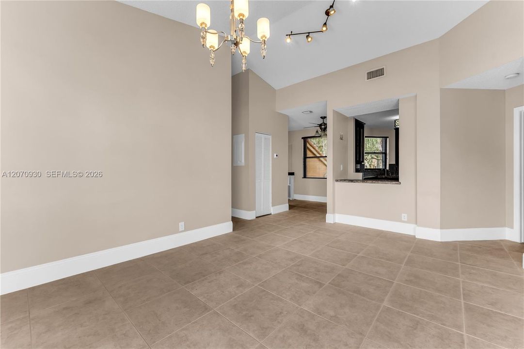 For Rent: $2,600 (2 beds, 2 baths, 1100 Square Feet)