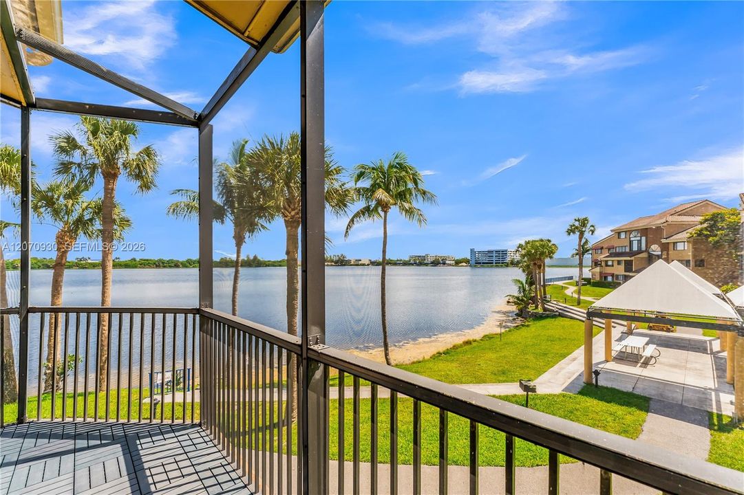 For Rent: $2,600 (2 beds, 2 baths, 1100 Square Feet)