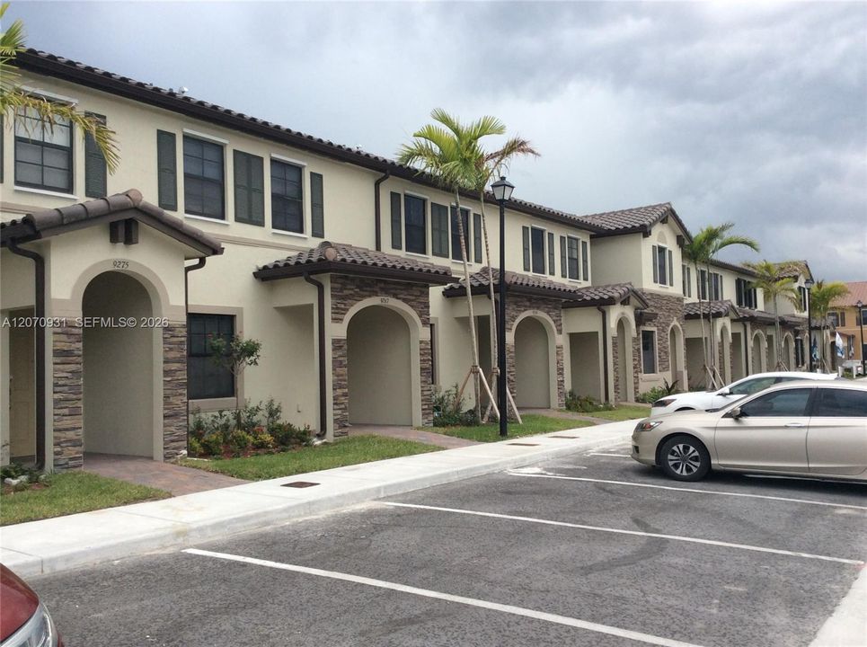 For Rent: $3,300 (3 beds, 2 baths, 1668 Square Feet)