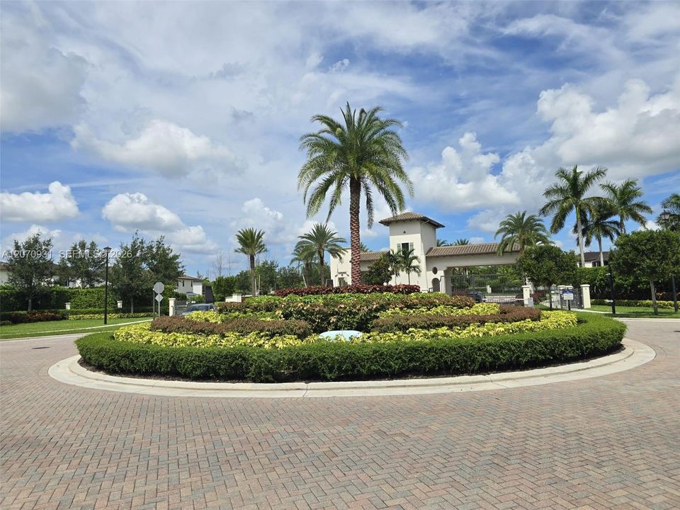 For Rent: $3,300 (3 beds, 2 baths, 1668 Square Feet)