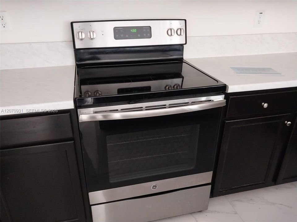 For Rent: $3,300 (3 beds, 2 baths, 1668 Square Feet)