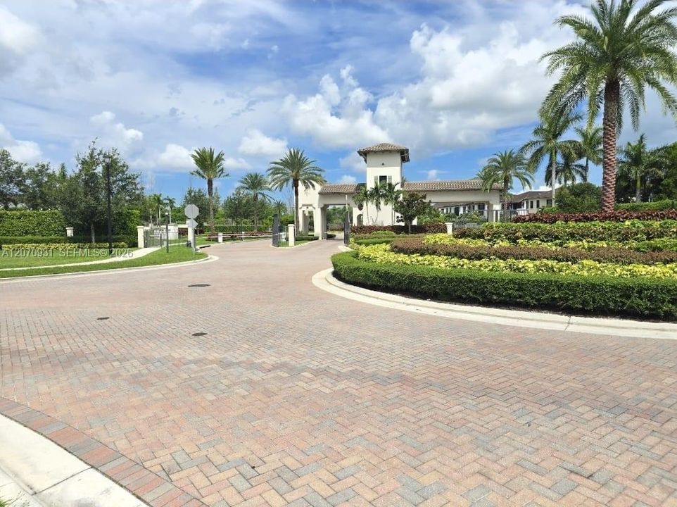 For Rent: $3,300 (3 beds, 2 baths, 1668 Square Feet)
