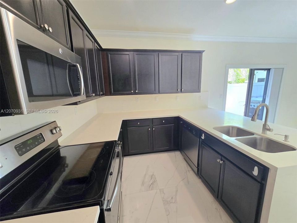 For Rent: $3,300 (3 beds, 2 baths, 1668 Square Feet)