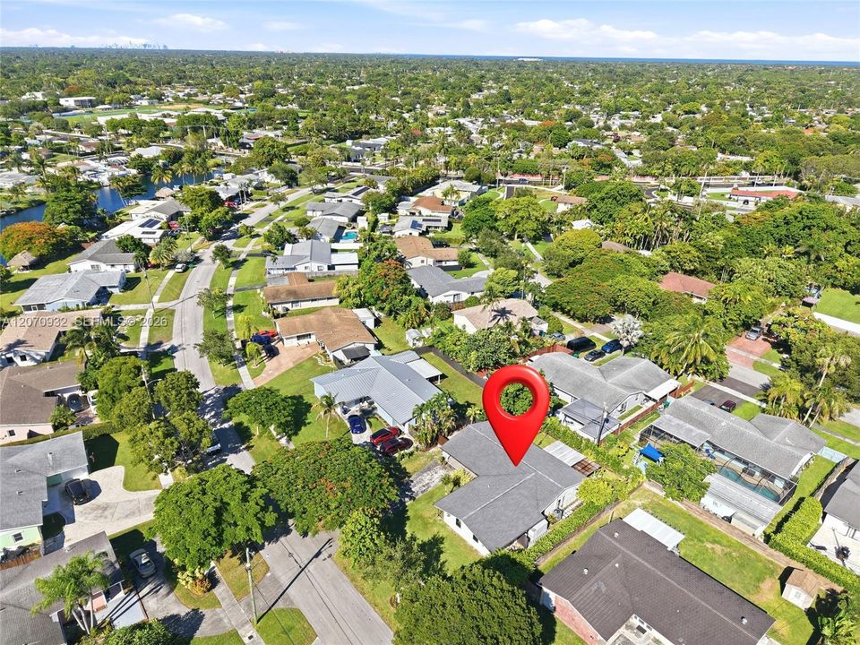 For Sale: $825,000 (5 beds, 3 baths, 2184 Square Feet)
