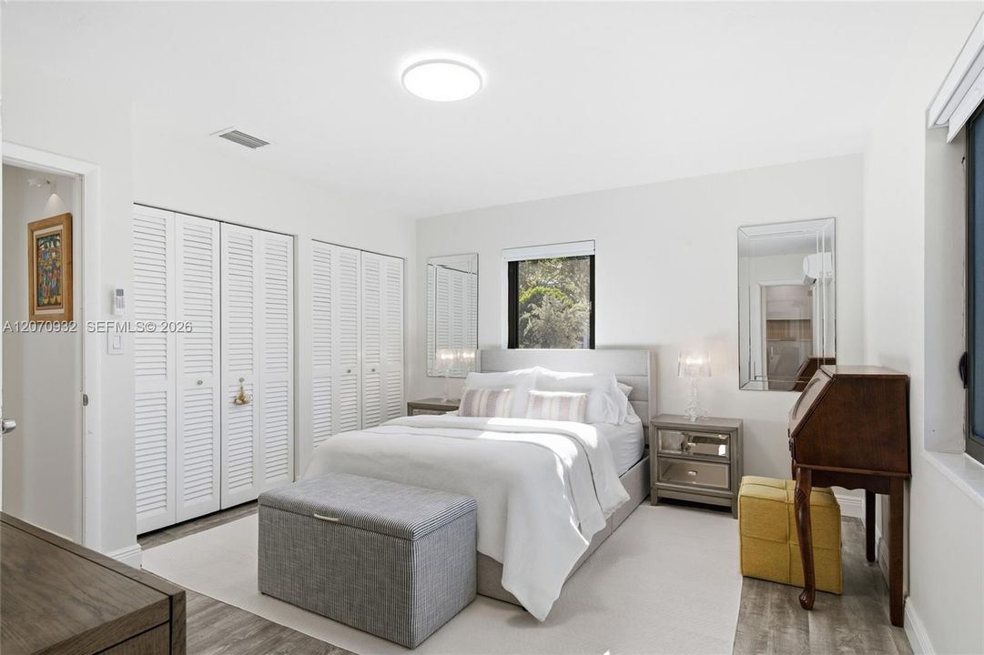 For Sale: $825,000 (5 beds, 3 baths, 2184 Square Feet)
