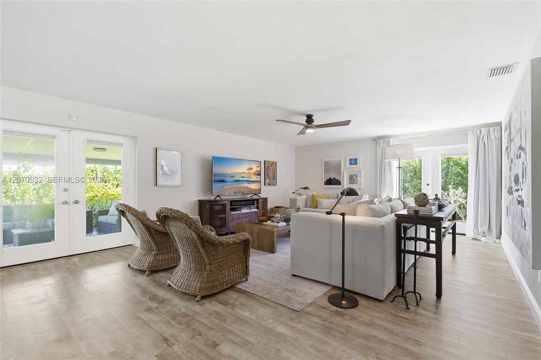 For Sale: $825,000 (5 beds, 3 baths, 2184 Square Feet)