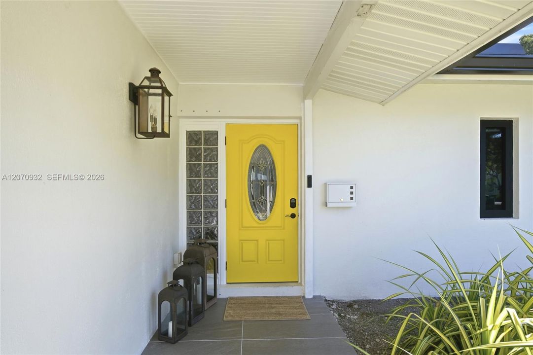 For Sale: $825,000 (5 beds, 3 baths, 2184 Square Feet)