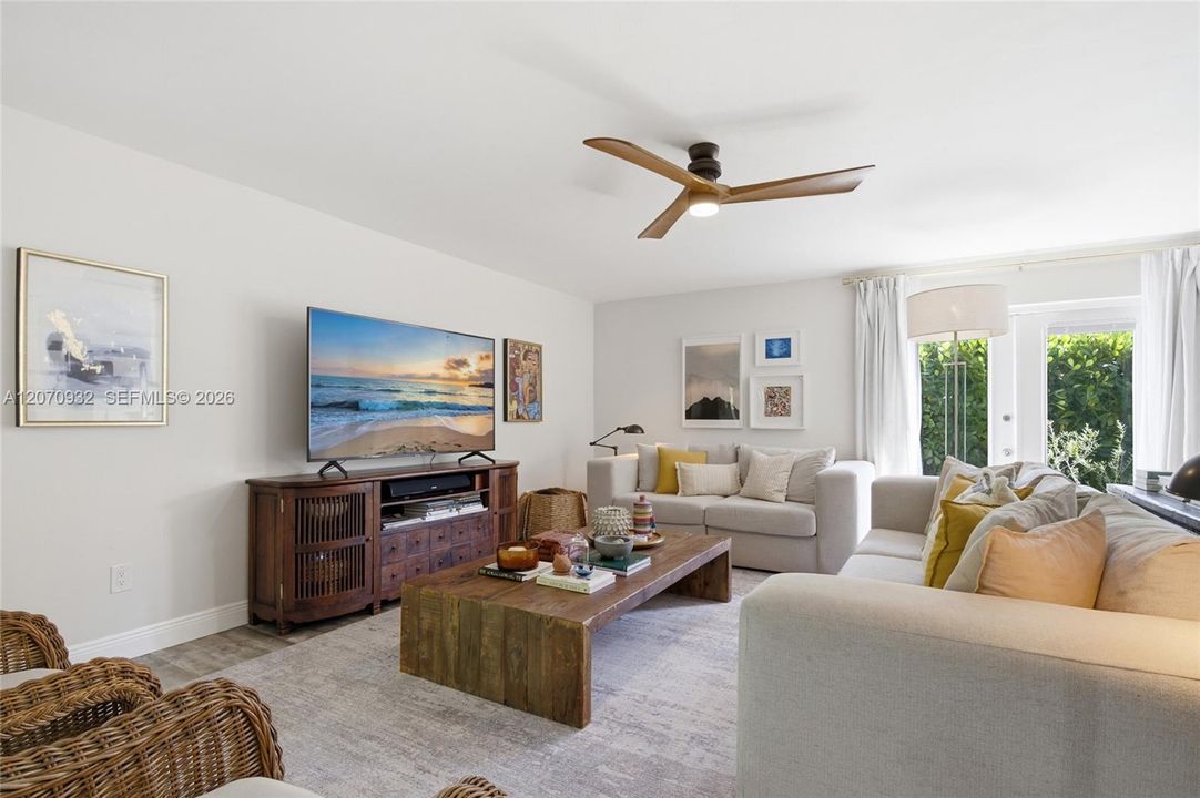 For Sale: $825,000 (5 beds, 3 baths, 2184 Square Feet)