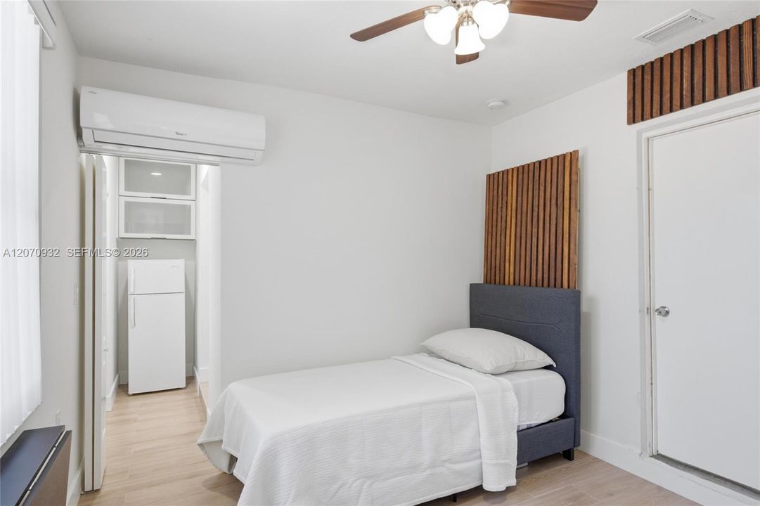 For Sale: $825,000 (5 beds, 3 baths, 2184 Square Feet)