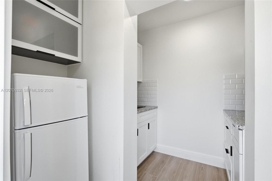 For Sale: $825,000 (5 beds, 3 baths, 2184 Square Feet)