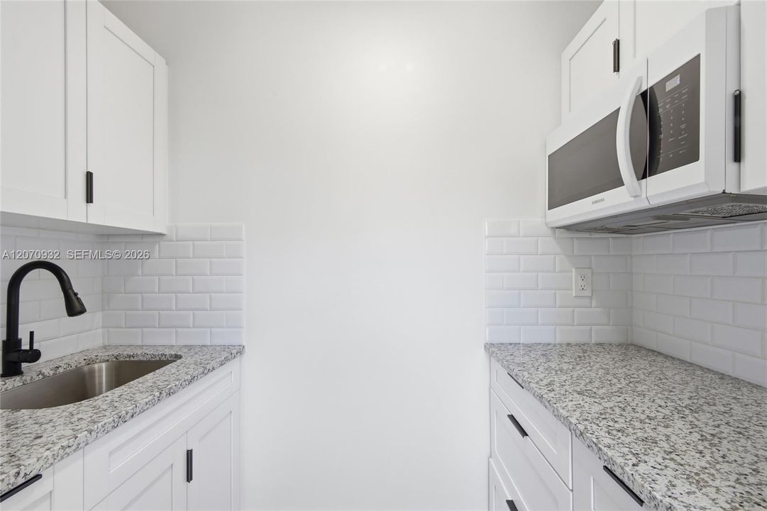 For Sale: $825,000 (5 beds, 3 baths, 2184 Square Feet)