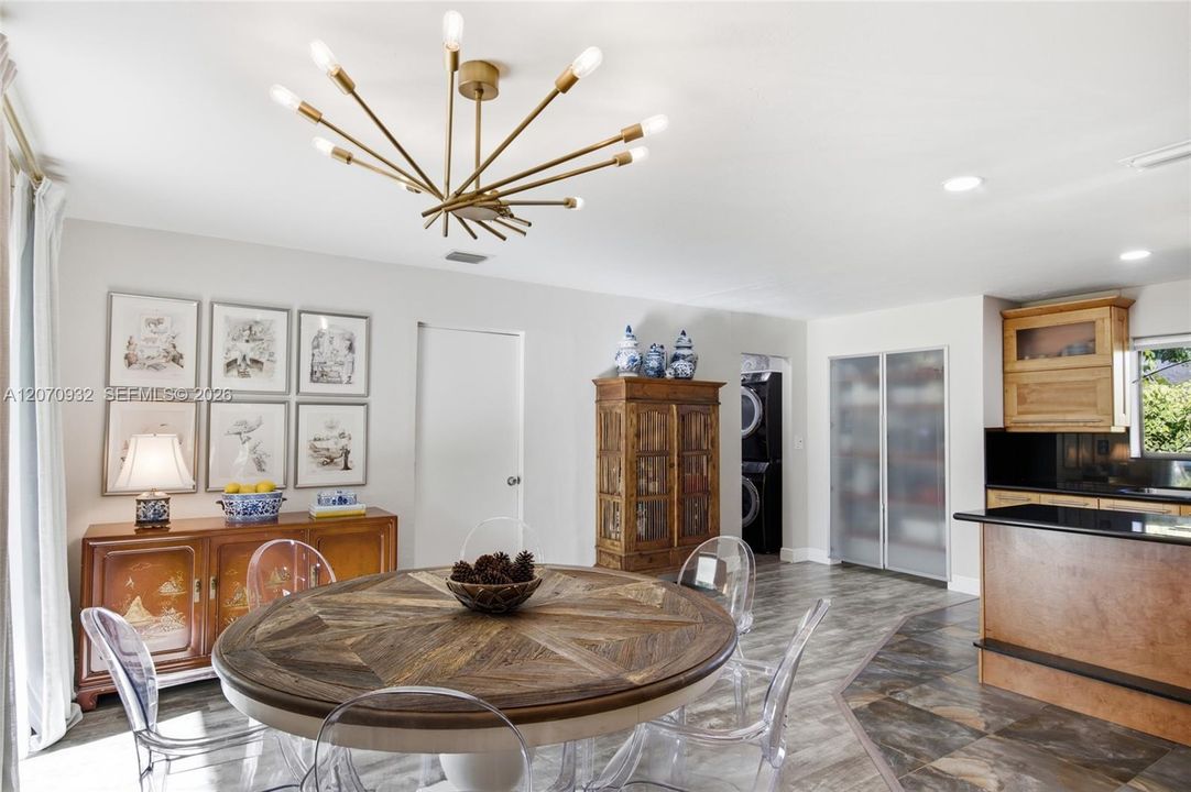 For Sale: $825,000 (5 beds, 3 baths, 2184 Square Feet)