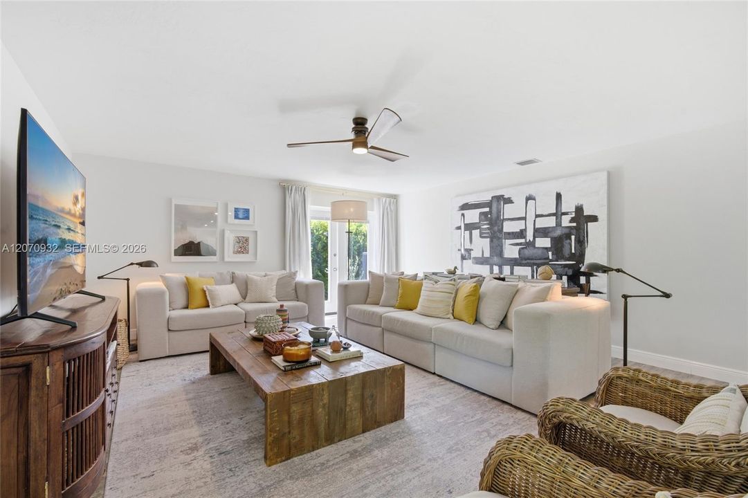 For Sale: $825,000 (5 beds, 3 baths, 2184 Square Feet)