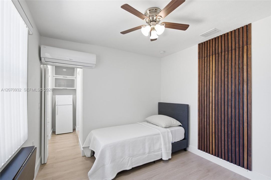 For Sale: $825,000 (5 beds, 3 baths, 2184 Square Feet)