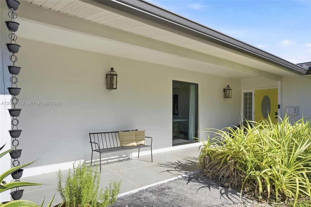 For Sale: $825,000 (5 beds, 3 baths, 2184 Square Feet)