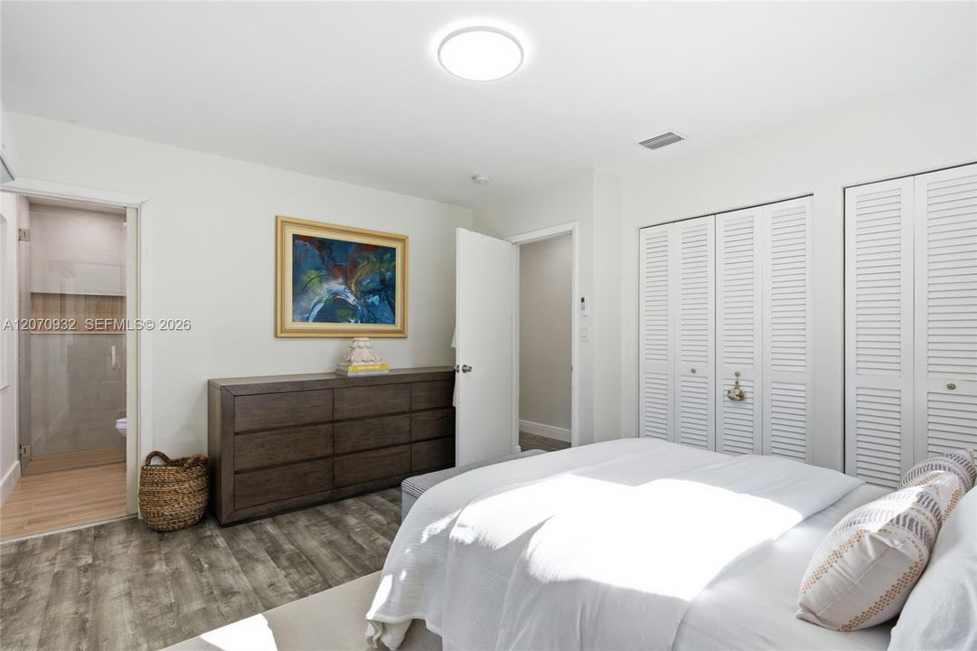 For Sale: $825,000 (5 beds, 3 baths, 2184 Square Feet)