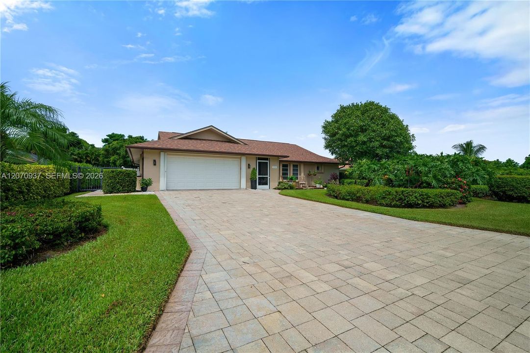 For Sale: $975,000 (3 beds, 2 baths, 1768 Square Feet)
