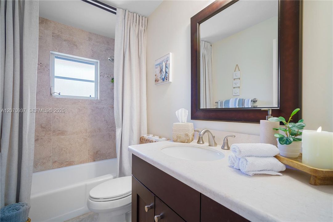 For Sale: $975,000 (3 beds, 2 baths, 1768 Square Feet)