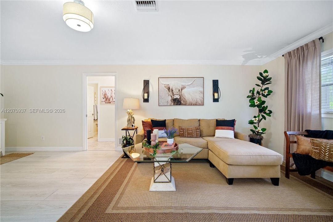 For Sale: $975,000 (3 beds, 2 baths, 1768 Square Feet)
