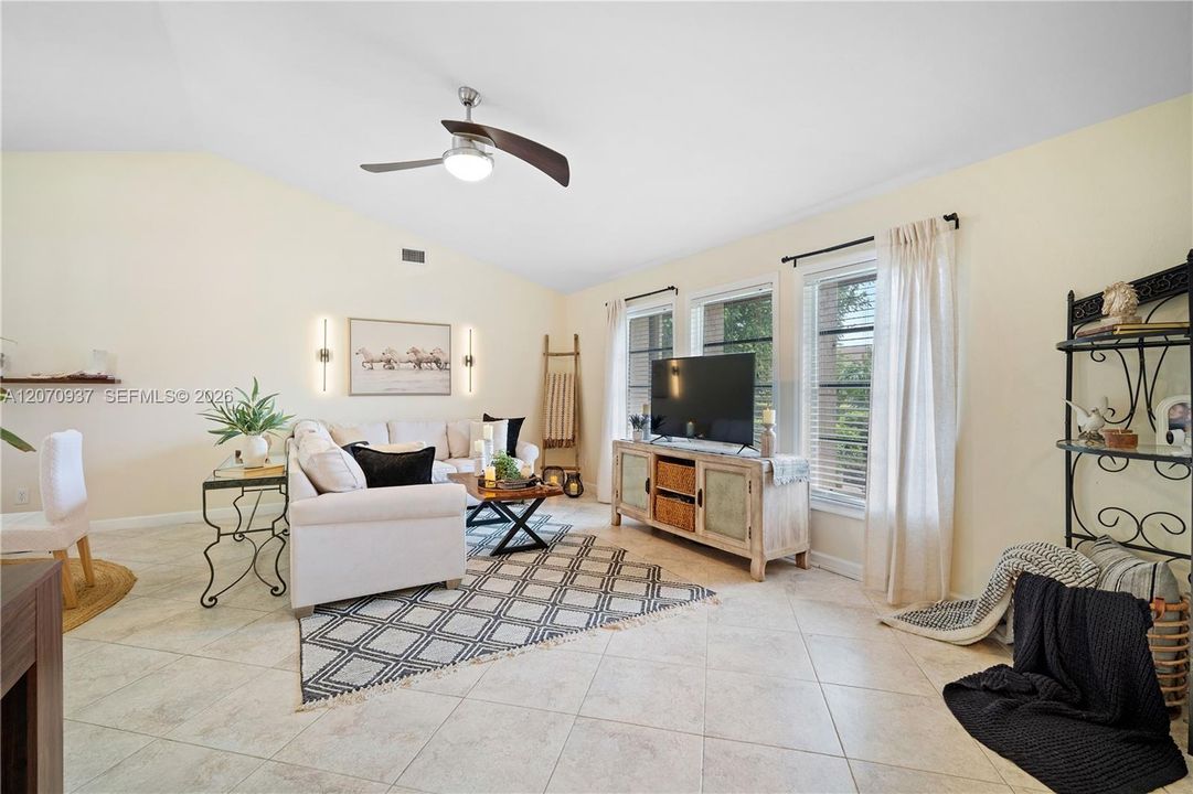 For Sale: $975,000 (3 beds, 2 baths, 1768 Square Feet)