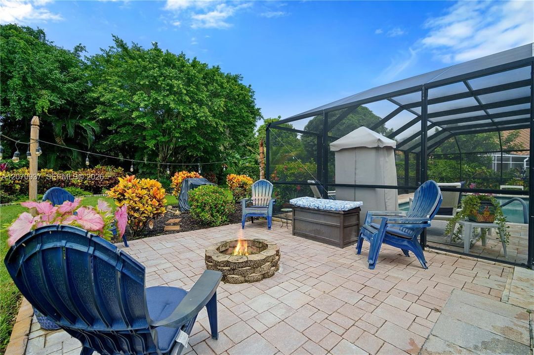 For Sale: $975,000 (3 beds, 2 baths, 1768 Square Feet)