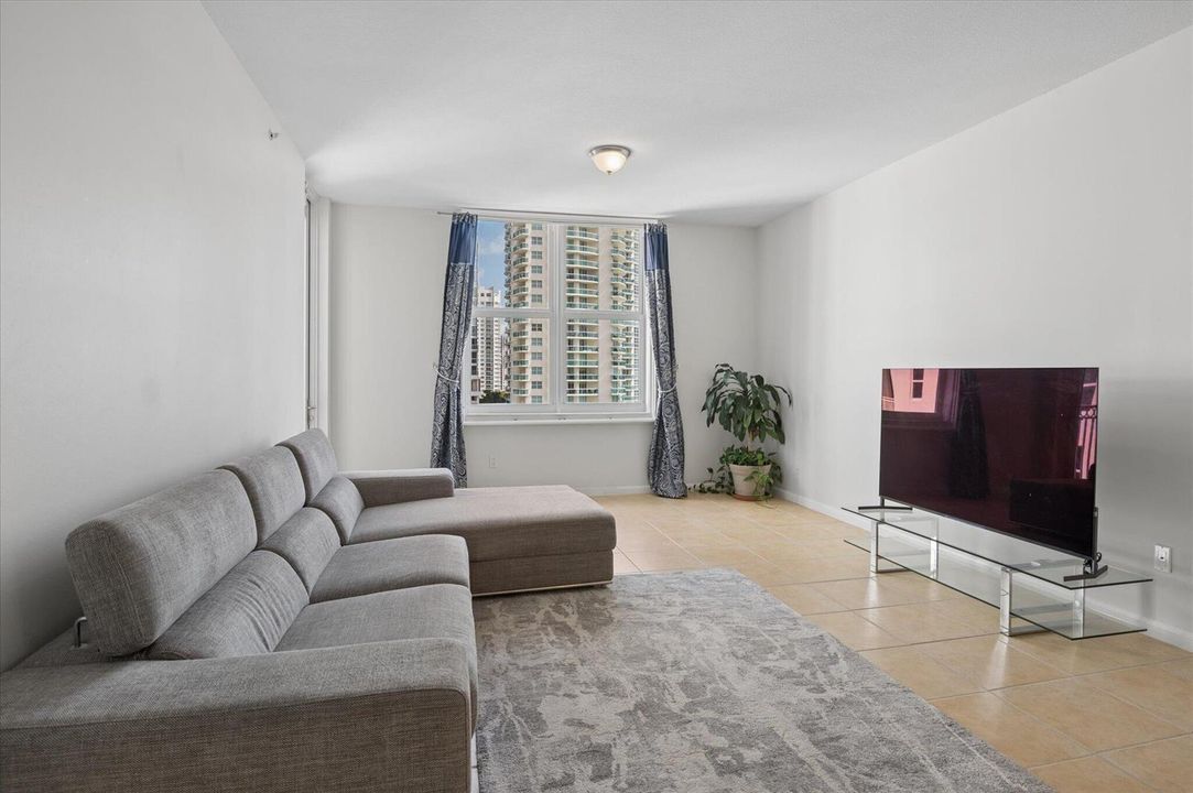 43-Steiner-511 5th Ave #1422-3