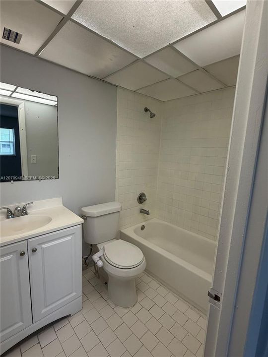 For Rent: $1,500 (1 beds, 1 baths, 750 Square Feet)
