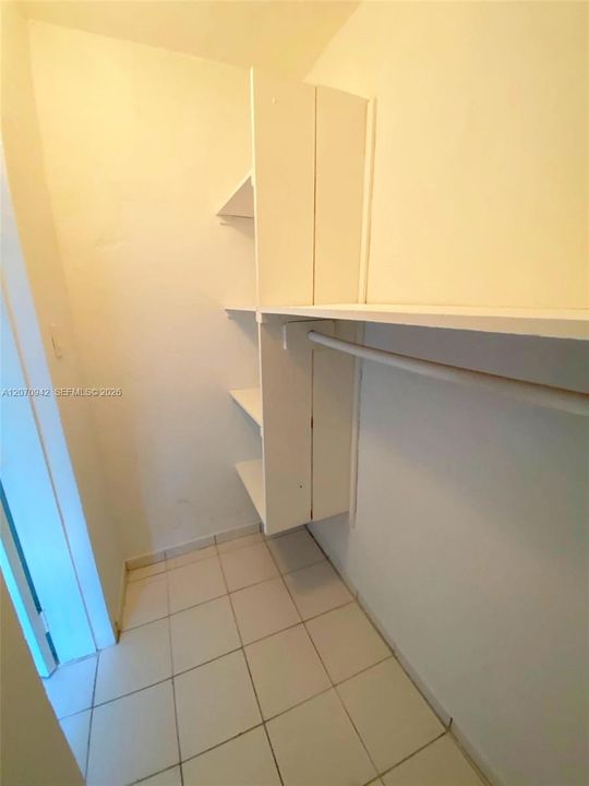 For Rent: $1,225 (0 beds, 1 baths, 650 Square Feet)