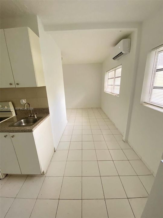 For Rent: $1,225 (0 beds, 1 baths, 650 Square Feet)