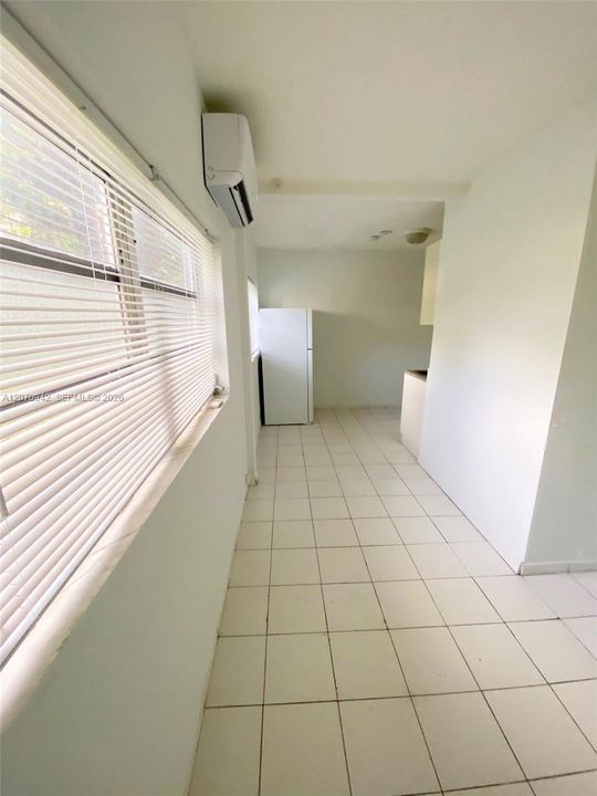 For Rent: $1,225 (0 beds, 1 baths, 650 Square Feet)