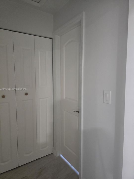For Rent: $2,000 (1 beds, 1 baths, 2012 Square Feet)