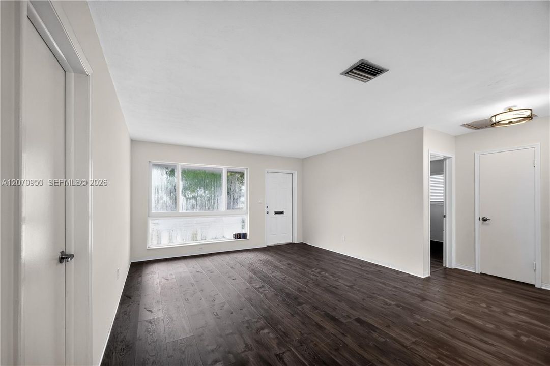 На продажу: $599,900 (3 спален, 2 ванн, 1600 Квадратных фут)
