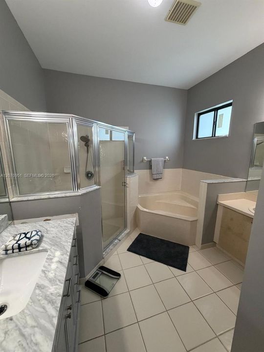 En Venta: $545,000 (4 camas, 3 baños, 2069 Pies cuadrados)