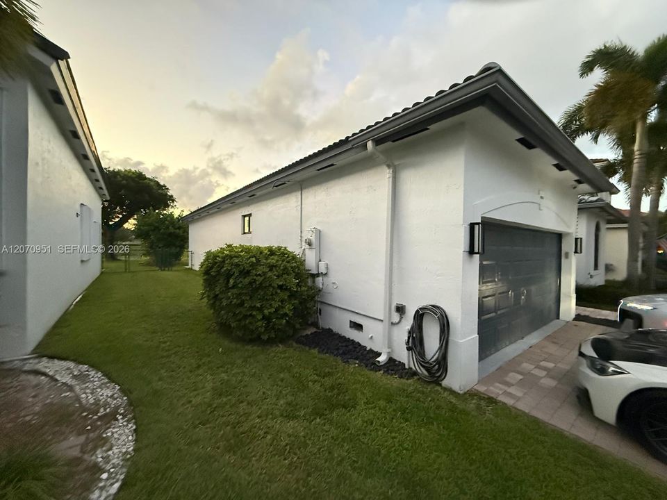 En Venta: $545,000 (4 camas, 3 baños, 2069 Pies cuadrados)