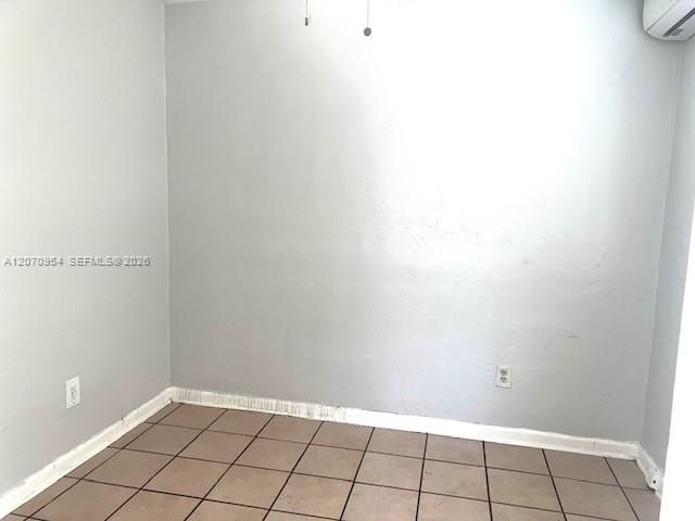 For Rent: $1,625 (1 beds, 1 baths, 992 Square Feet)