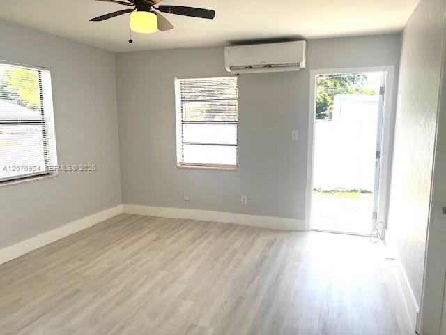 For Rent: $1,625 (1 beds, 1 baths, 992 Square Feet)