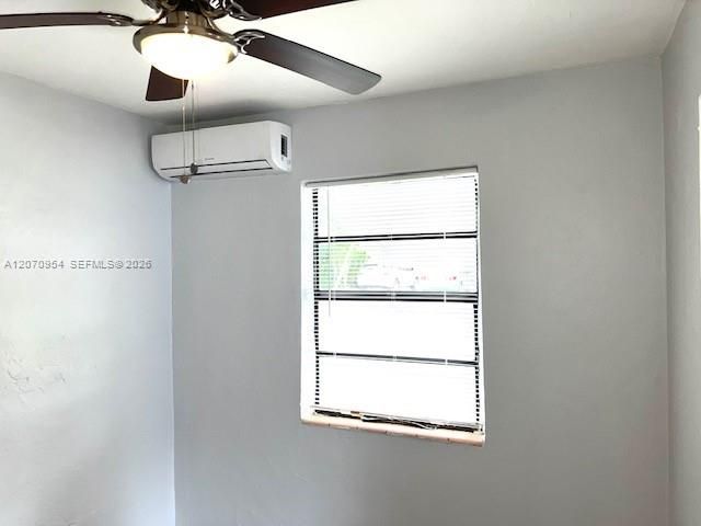 For Rent: $1,625 (1 beds, 1 baths, 992 Square Feet)