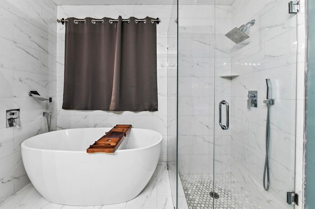 29 Bathroom 02
