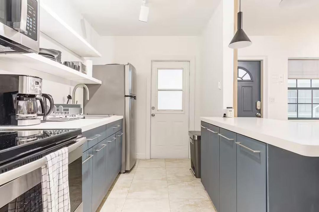 2404 NE 33rd ave kitchen