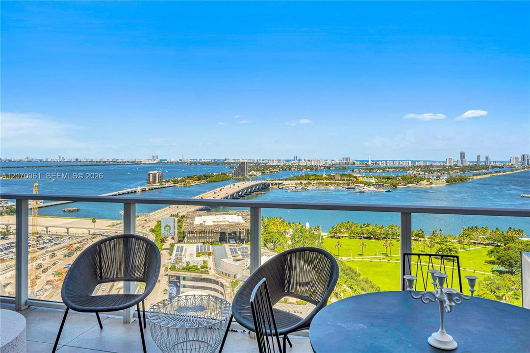 For Sale: $1,555,888 (2 beds, 2 baths, 1794 Square Feet)