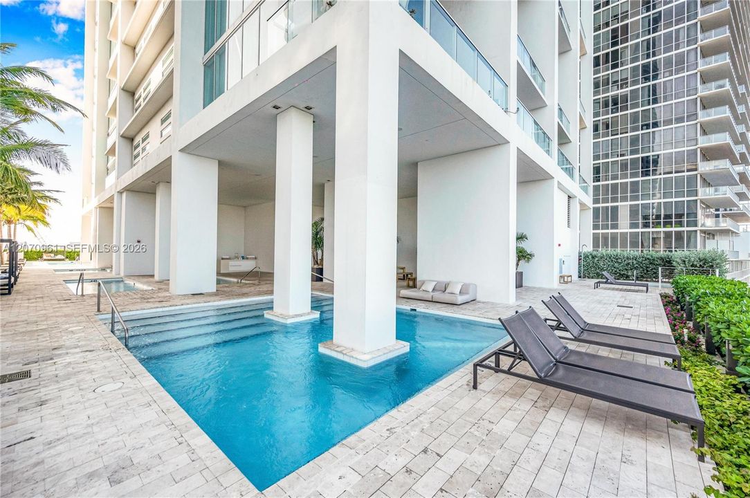 For Sale: $1,555,888 (2 beds, 2 baths, 1794 Square Feet)