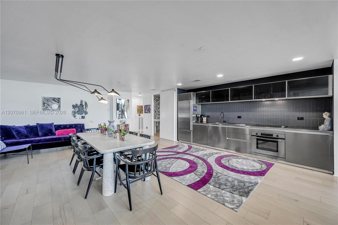For Sale: $1,555,888 (2 beds, 2 baths, 1794 Square Feet)