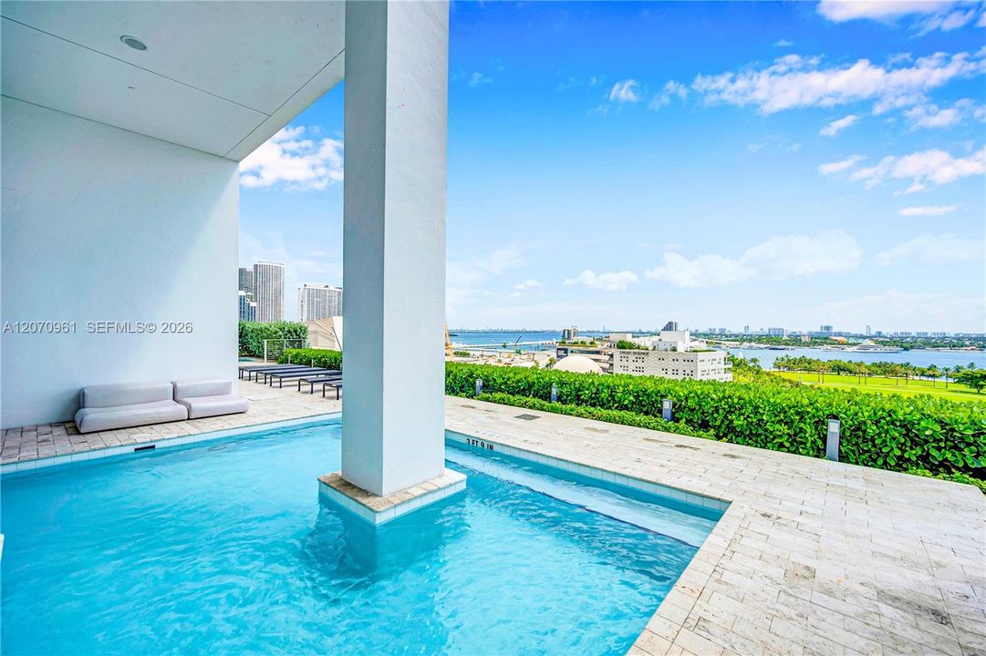 For Sale: $1,555,888 (2 beds, 2 baths, 1794 Square Feet)