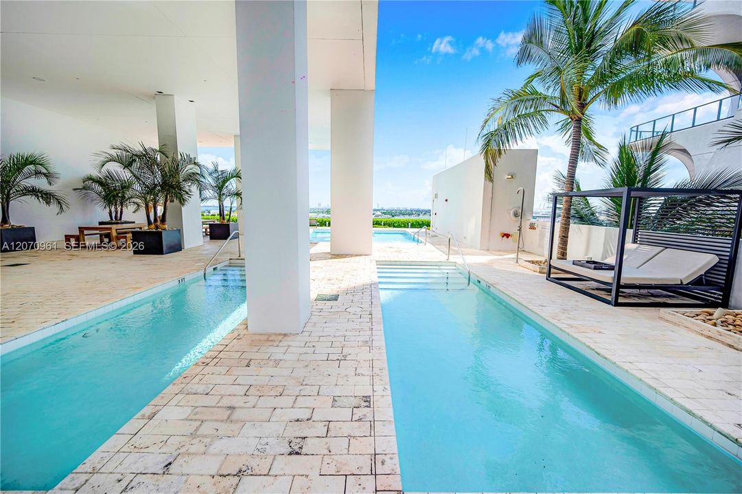 For Sale: $1,555,888 (2 beds, 2 baths, 1794 Square Feet)