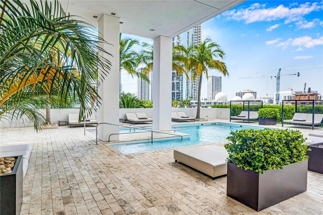 For Sale: $1,555,888 (2 beds, 2 baths, 1794 Square Feet)